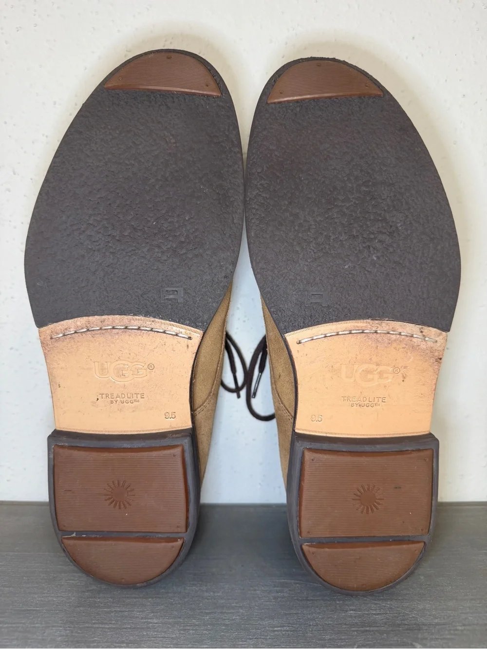 UGG Men’s Jovin Oxford Shoes Size 9.5 Tan Suede Lace Up Casual Dress Shoes